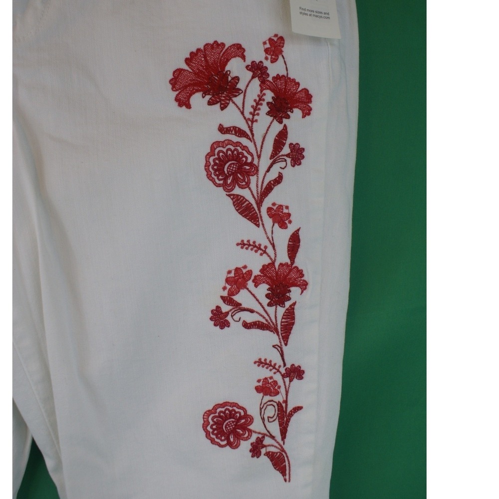 Style & Co Curvy Boyfriend Jeans White Red Floral Embroidery Mid Rise Size 8 NEW - Picture 4 of 16